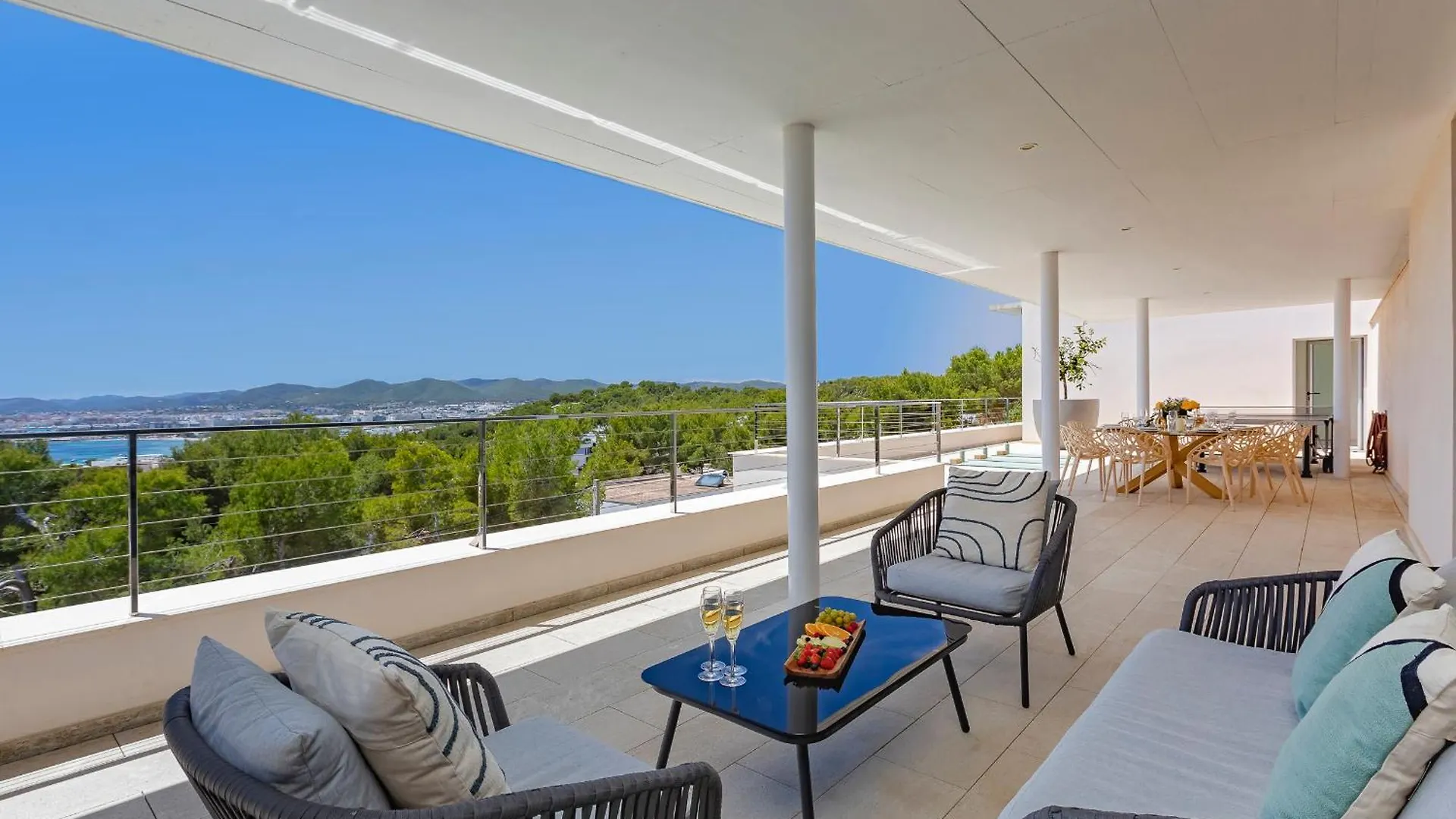טאלאמאנקה Villa In Ibiza Town Sleeps 10 - Villa Vue