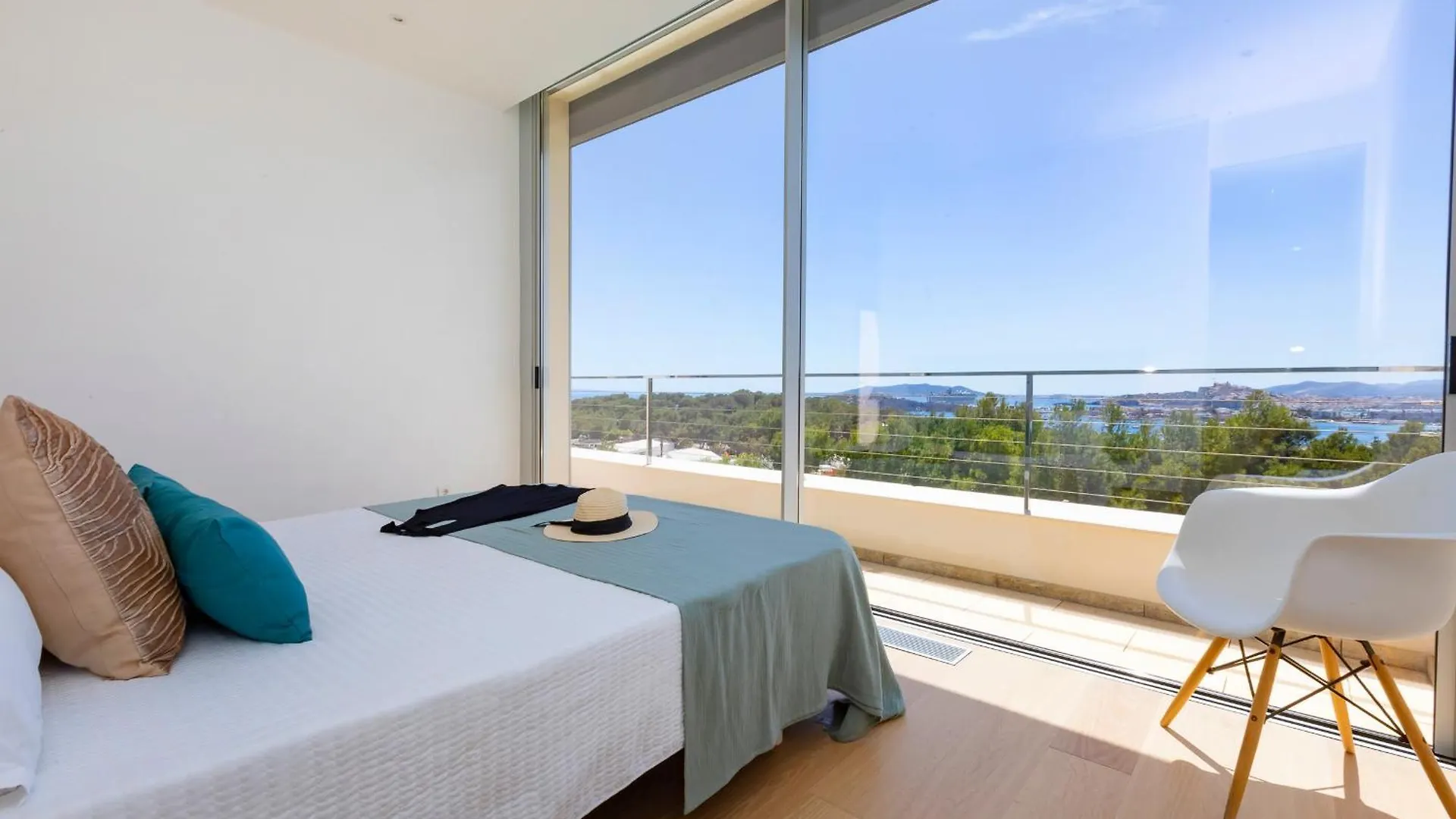 Villa In Ibiza Town Sleeps 10 - Villa Vue 塔拉曼卡