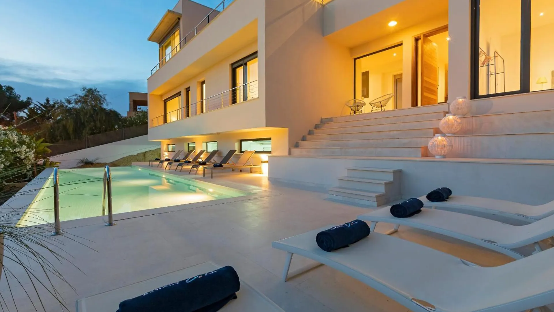 Villa In Ibiza Town Sleeps 10 - Villa Vue 塔拉曼卡