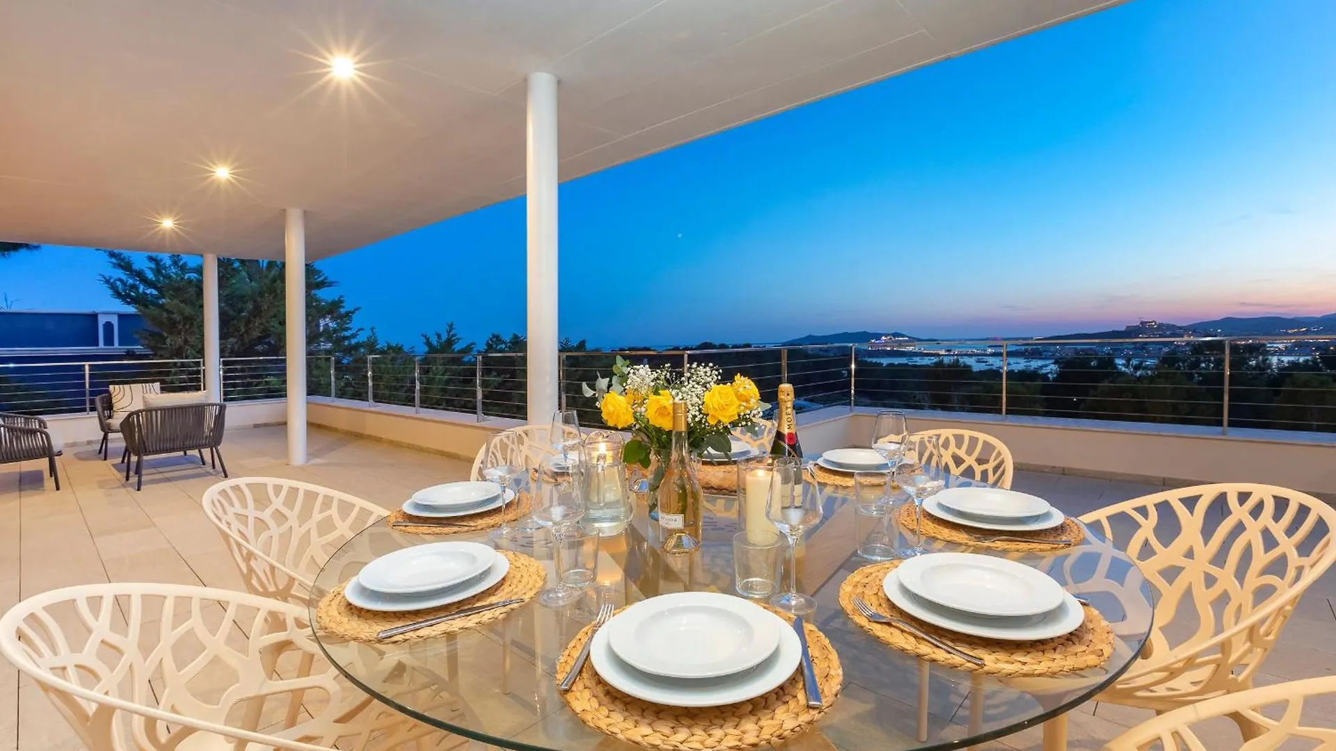 Villa In Ibiza Town Sleeps 10 - Villa Vue 塔拉曼卡
